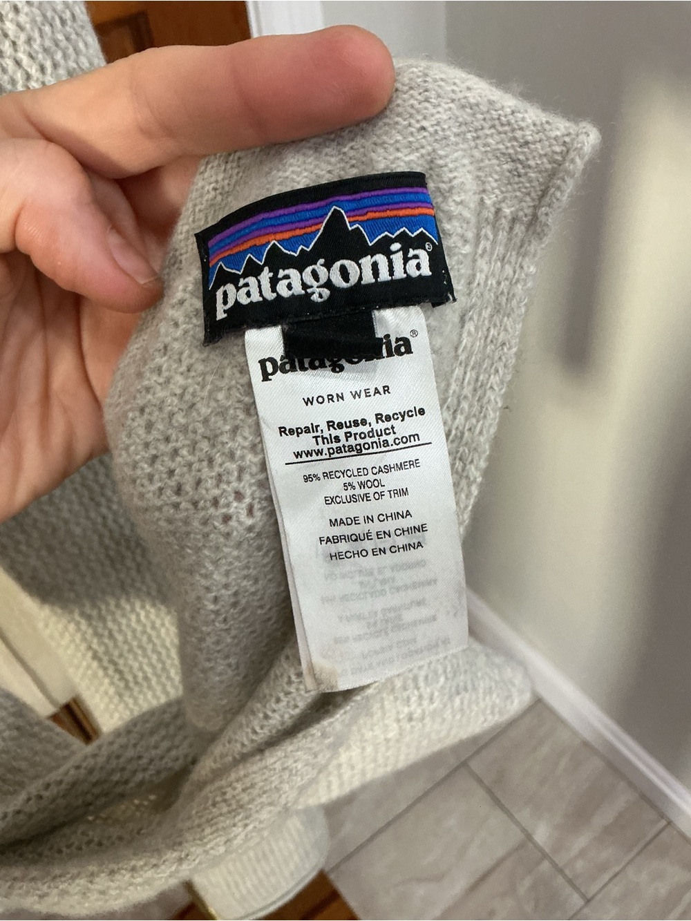 Patagonia Gray Recycled Cashmere Winter Scarf - Picture 3 of 4